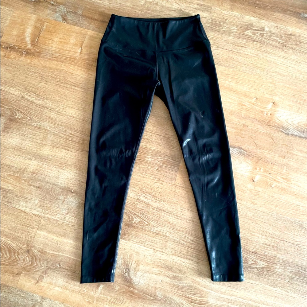 Barry’s Fit Faux Patent Leather leggings